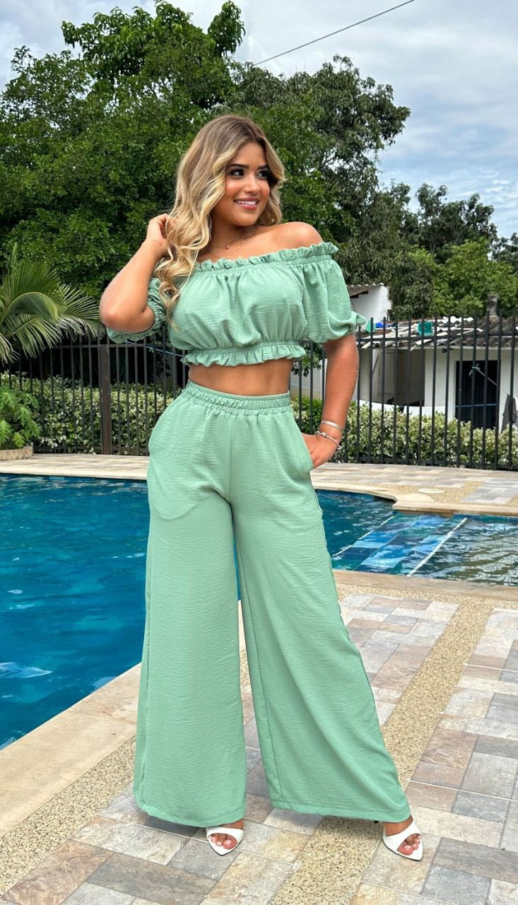 "Sol y Mar green summer set - tropical two-piece outfit"
